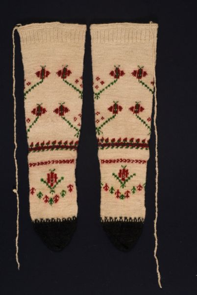 Tsirapia, women's woollen stockings