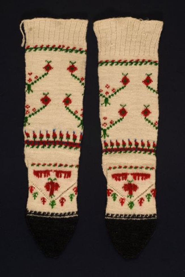Tsirapia, women's woollen stockings