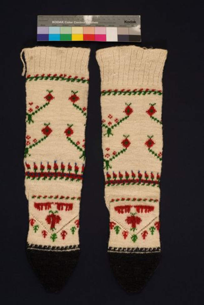 Tsirapia, women's woollen stockings
