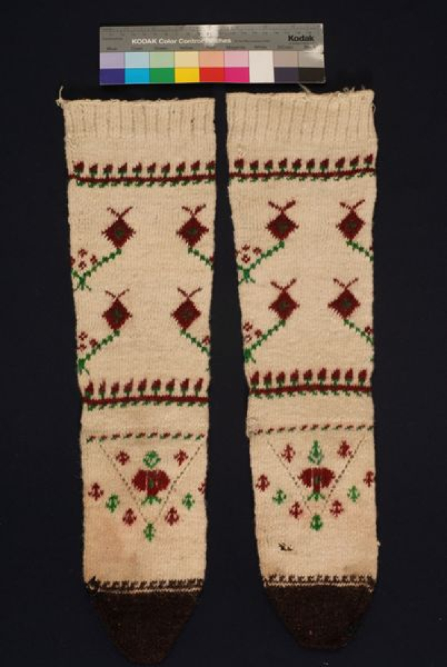 Tsirapia, women's woollen stockings