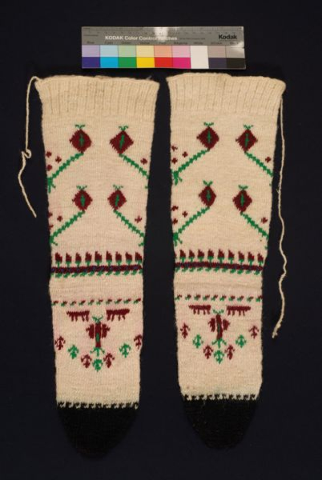 Tsirapia, women's woollen stockings