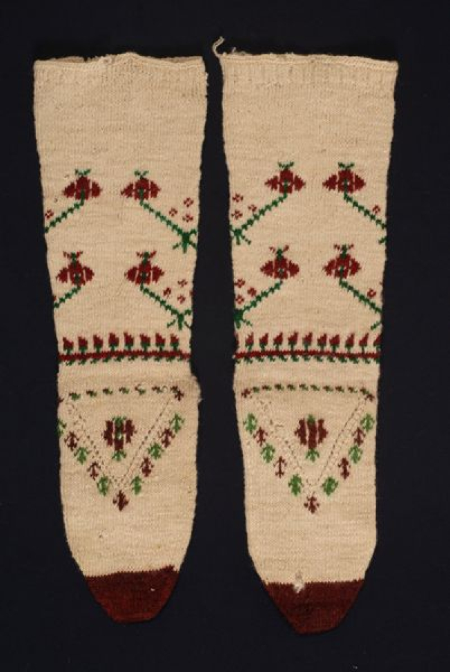 Tsirapia, women's woollen stockings