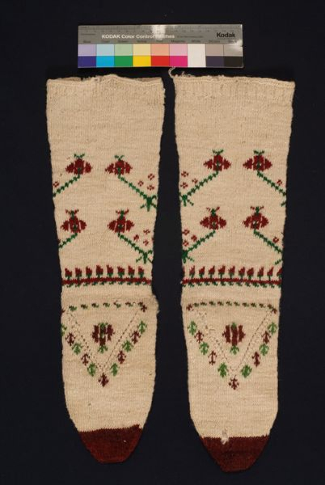 Tsirapia, women's woollen stockings
