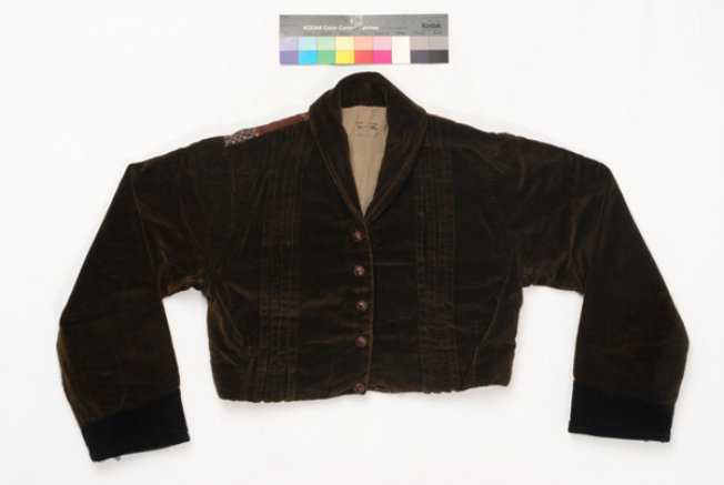 Zipouni, sleeved short jacket made of green velvet
