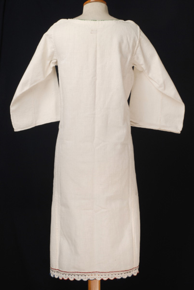 Chemise, back