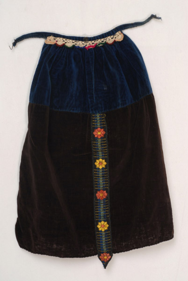Plastron, pectoral accessory of the women's costume from Psarades, Prespes, made of sewing together two different velvet pieces with applique decoration