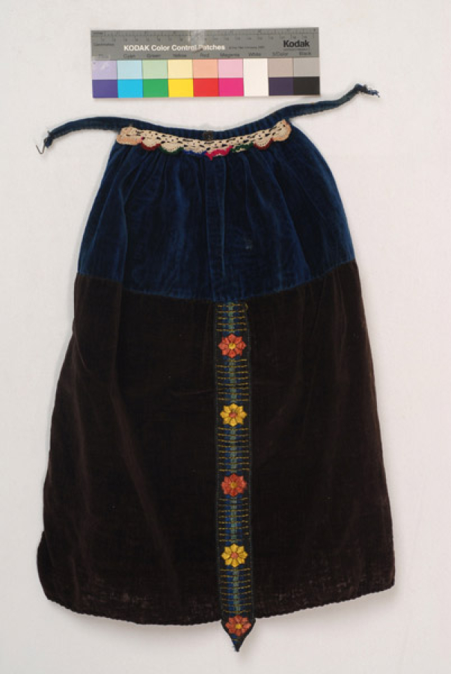 Plastron, pectoral accessory of the women's costume from Psarades, Prespes, made of sewing together two different velvet pieces with applique decoration