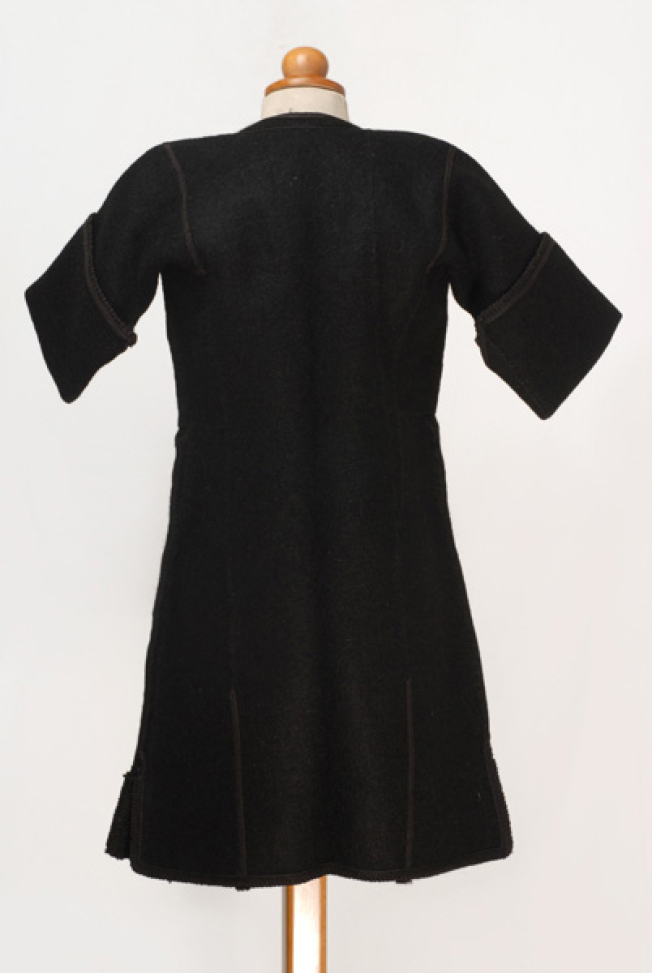 Kiourdia, inner sleeved overcoat made of black horse cloth, back