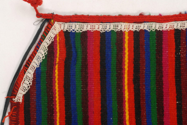 Upper part of the apron, applique decoration with lace sold by the metre 