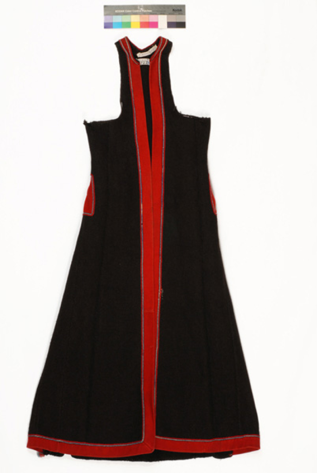 Flokata, tight sleeveless overcoat meade of black sayiaki (fullen wool fabric). Decoration at the selvages with red felt band