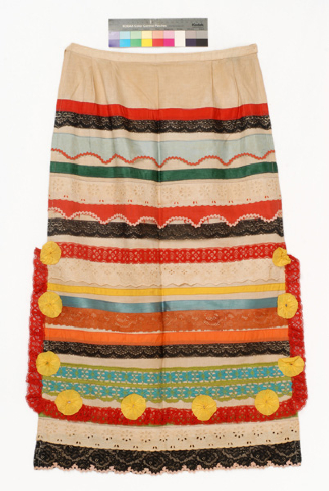 Apron with applique, multicoloured decoration