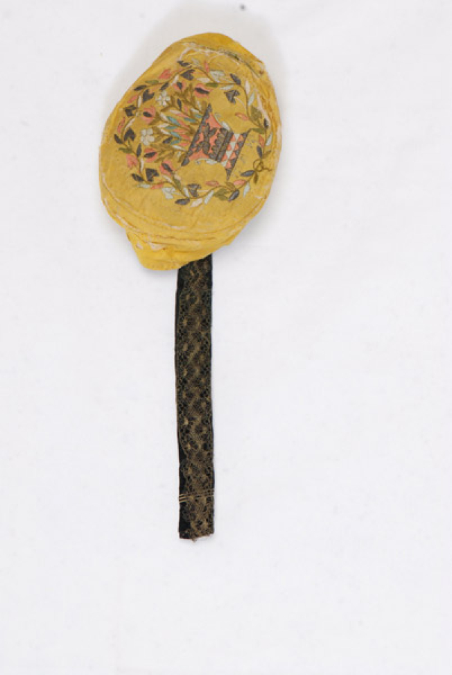 Skoufia and kapitsali made of tsouklo
