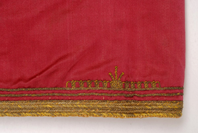 Embroidery of the sleeve