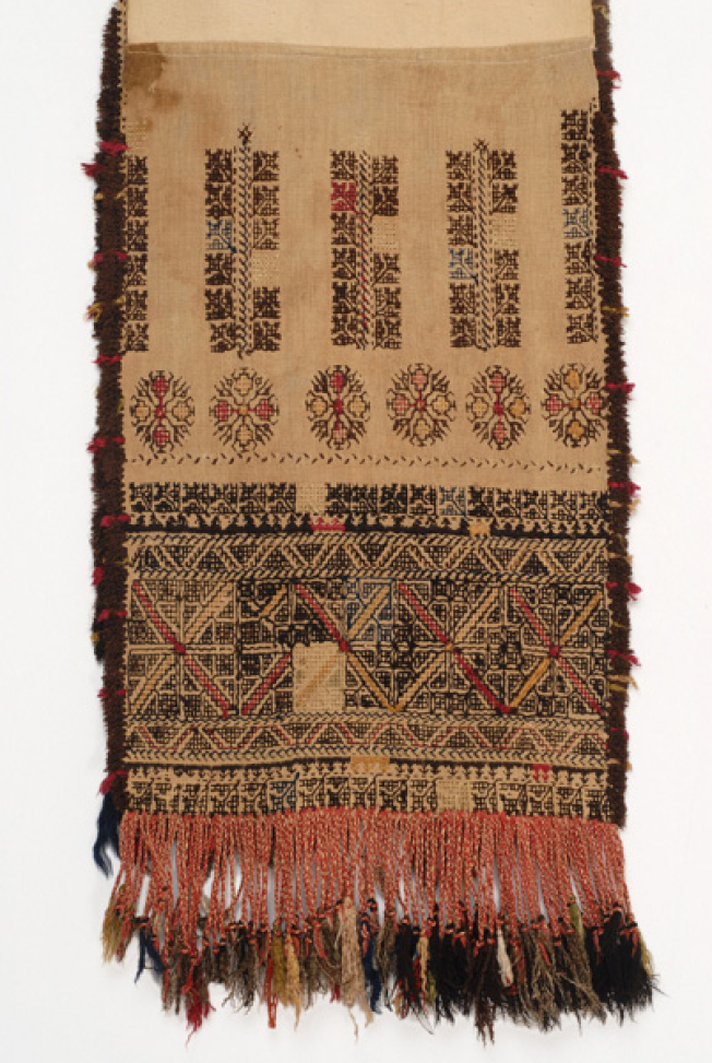 Embroidery of the bolia, second edge 
