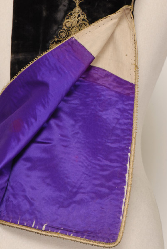 Sleeve, silk lining