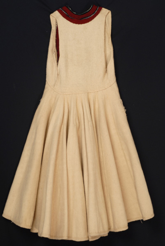 Kontosia or foustanela, back