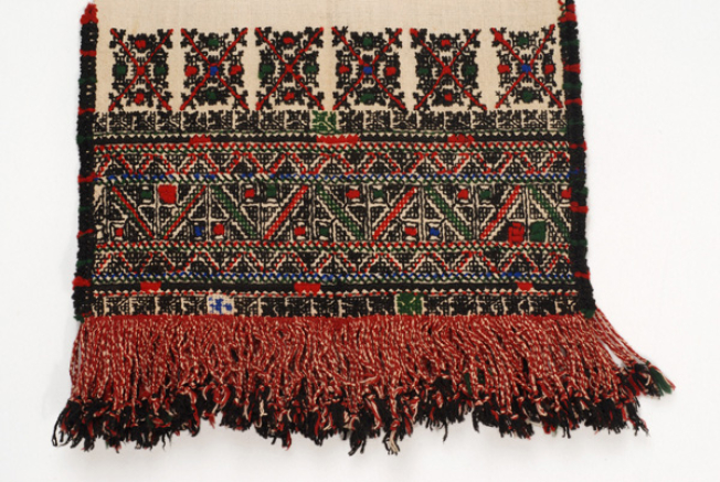 Embroidery of the bolia, second edge 