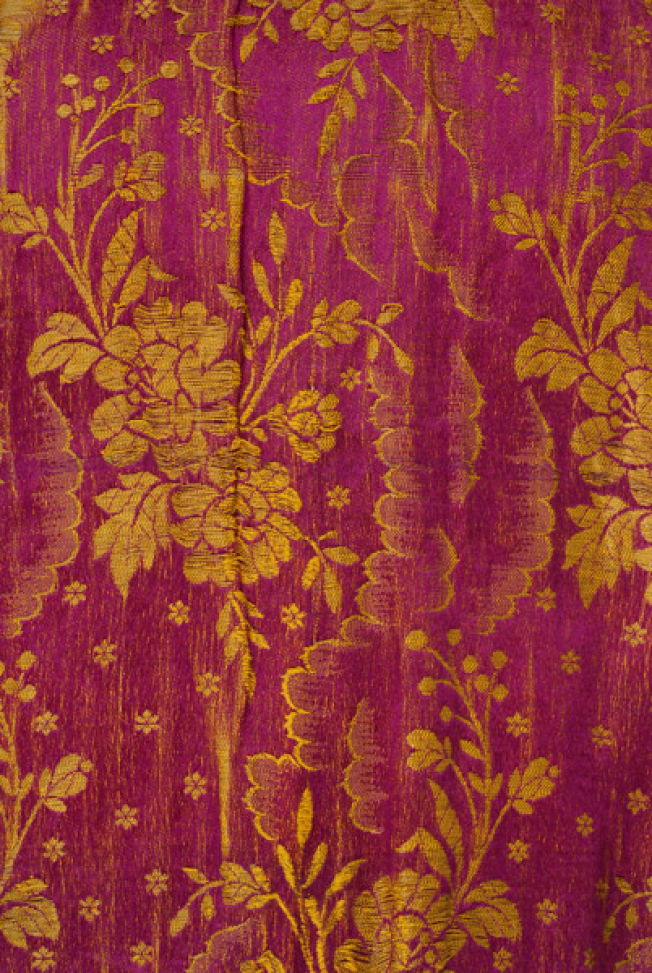 Dress from Thasos, detail of the brocaded fabric