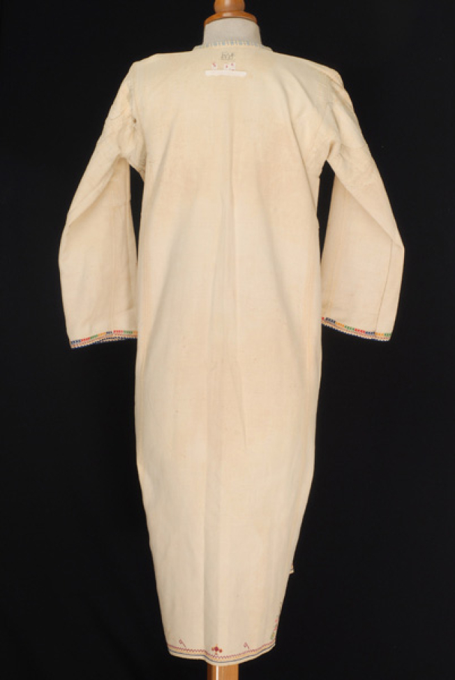 Chemise, back
