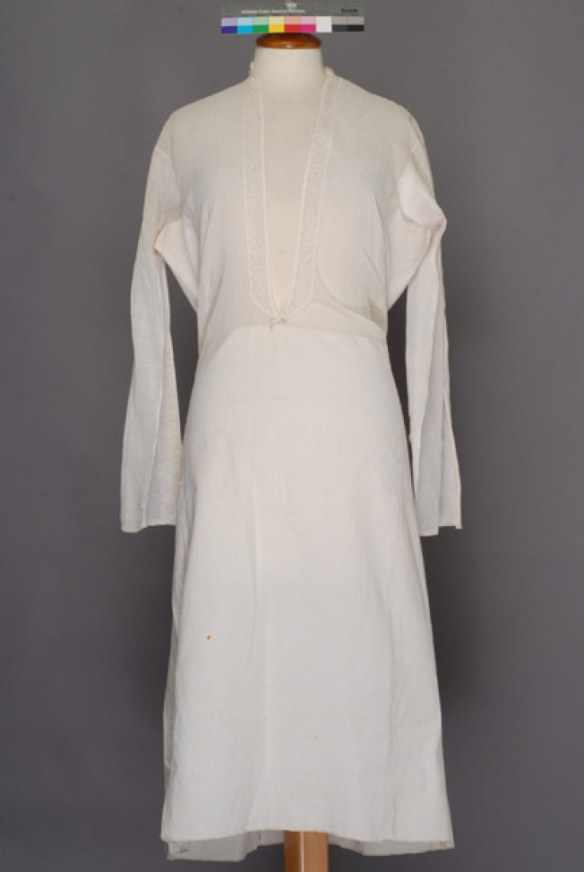 Chemise from Leukas: front