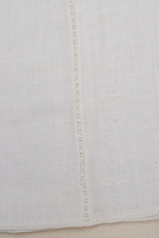 Embroidery of the sleeve: bottom