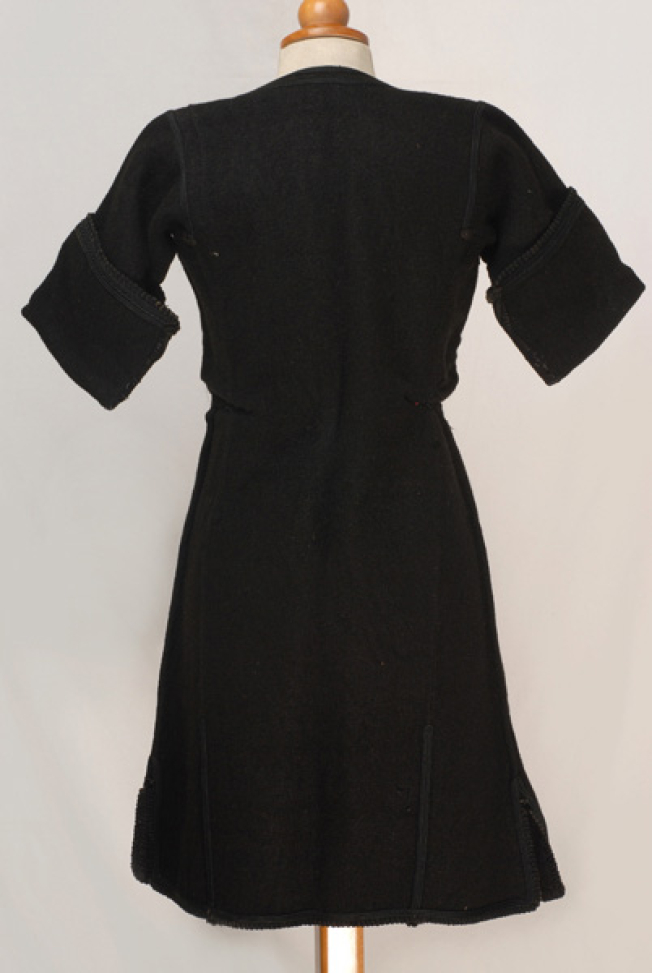 Kiourdia, inner sleeved overcoat made of black horse cloth, back
