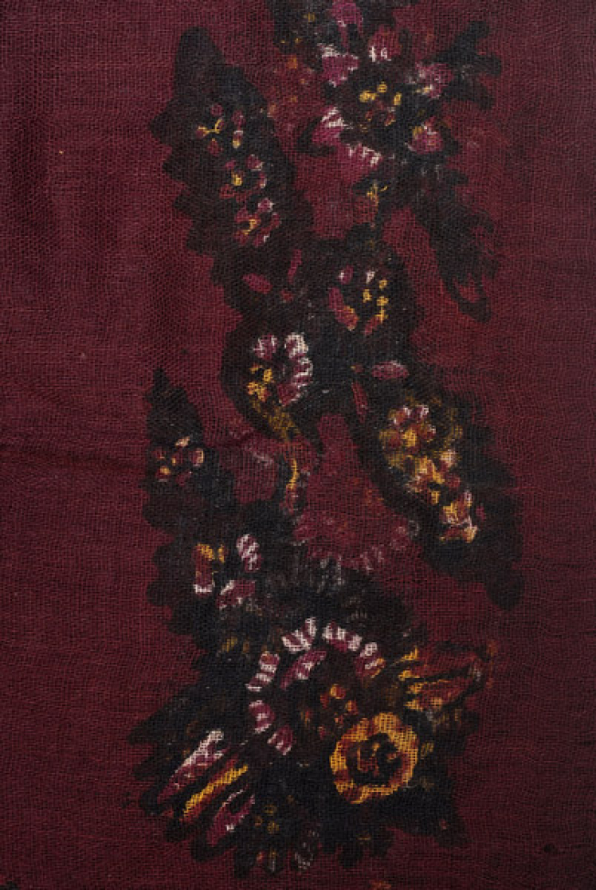 Detail of the printed decoration at xolouri (side), small vegetal motifs
