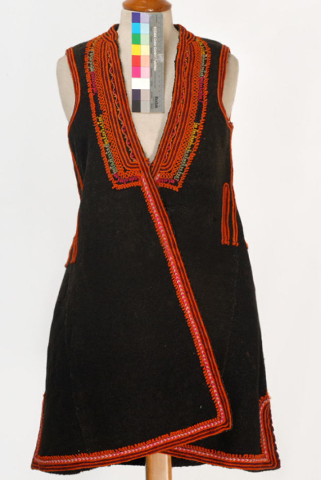 Woollen sigouna, sleeveless overcoat made of saddle blanket decorated with colourful seradia, woollen strimmata