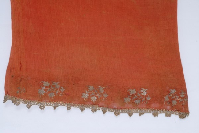 Embroidery of the sleeve