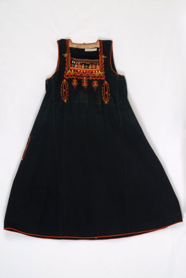 Festive, sleeveless boyiadjissio foustani from Metaxades