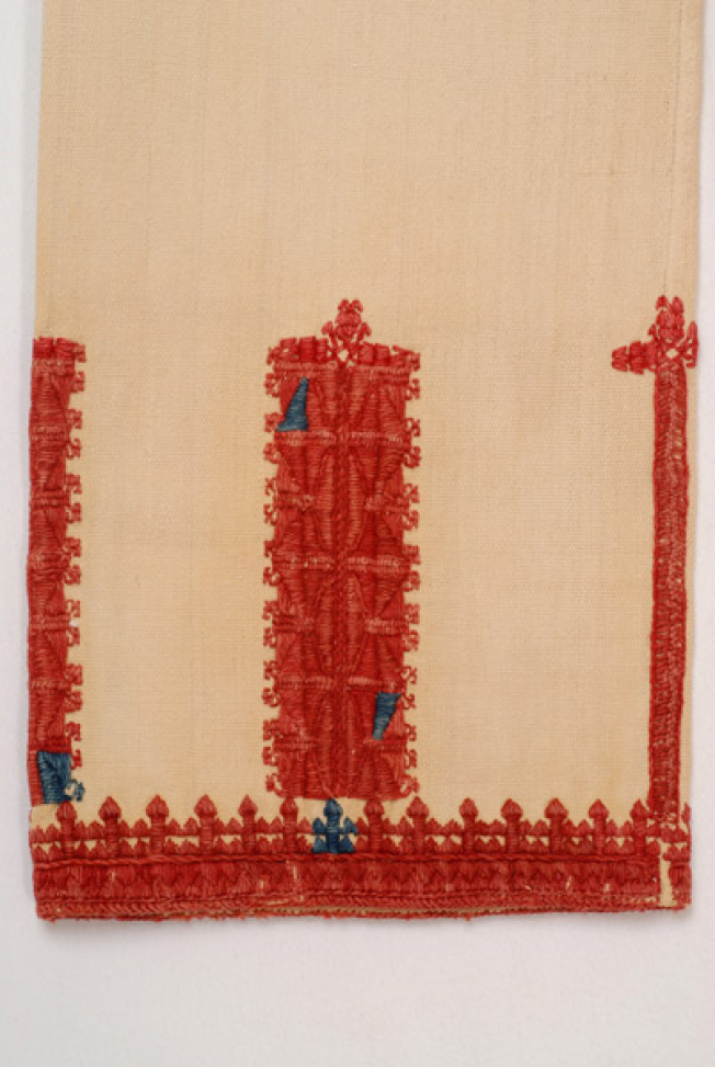 Kolonato chemise, embroidery of the sleeve and the seam 