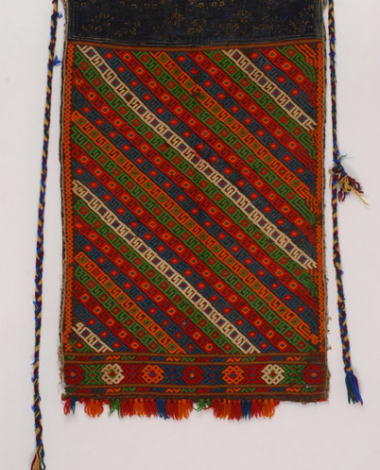 Apron with the tsakmakakia, traced in the loom