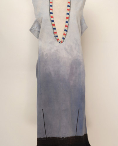 Blued cotton sleeveless chemise with black woollen threads