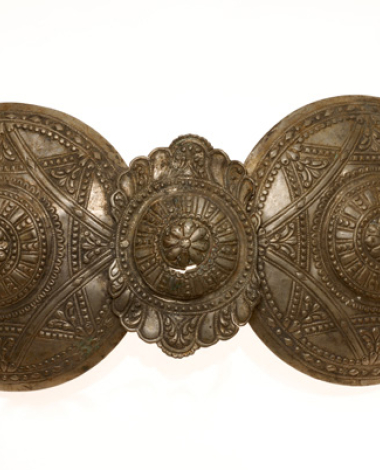 Asimozounaro, silver forged buckles with an embossed decoration