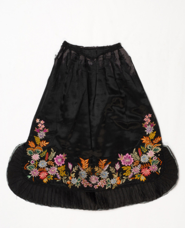 Black satin apron embroidered with multicoloured silk threads
