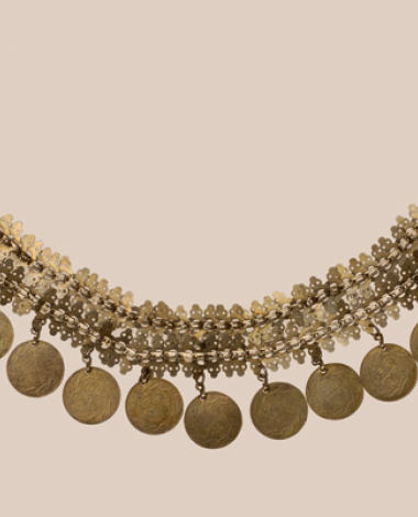 Coin pendant, head ornament consisting of two rows of jointed, gold-plated pendants and ten gilded coin imitations 