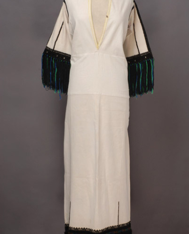 White cotton chemise, embroidered with with black woollen threads and white tiriplisia thread