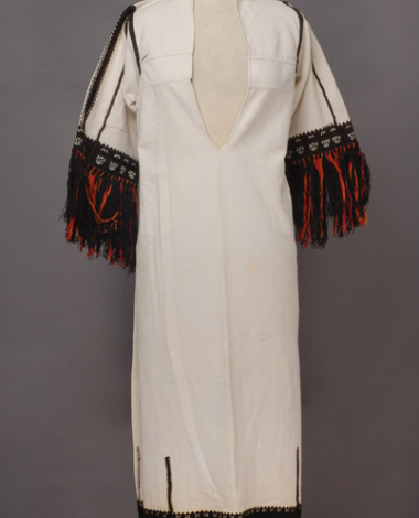 White cotton chemise, embroidered with black woollen threads and white tiriplisia thread