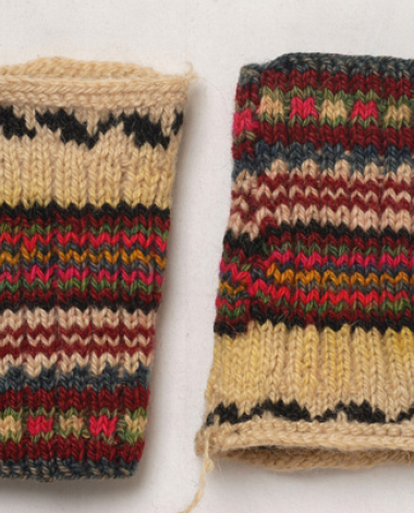 Pair of knitted, woollen wrist-bands from Oreini, Serres