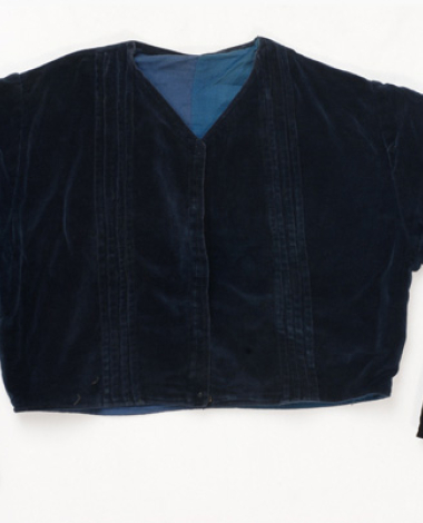 Zipouni, sleeved short velvet jacket in blue colour