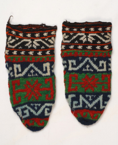 Patounes or kontotsourapa, sarakatsanian socks