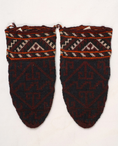 Patounes or kontotsourapa, sarakatsanian socks