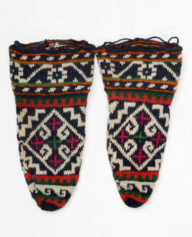 Patounes or kontotsourapa, sarakatsanian socks 