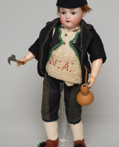 Porcelain doll, in the men's costume of Leukas, from the doll's collection of Queen Olga 