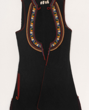 Woollen sigouna, sleeveless overcoat made of saddle blanket decorated with woollen cordons and colourful cords