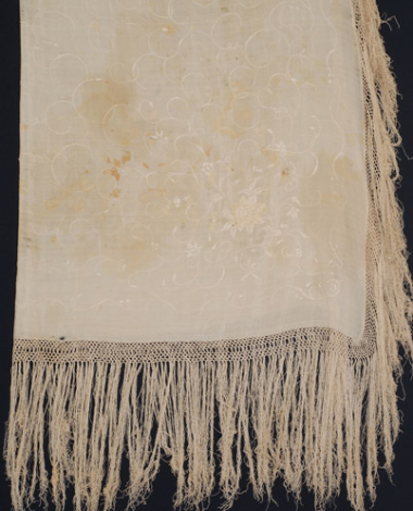 Silk aprisimen(i)o head kerchief with fringed edge