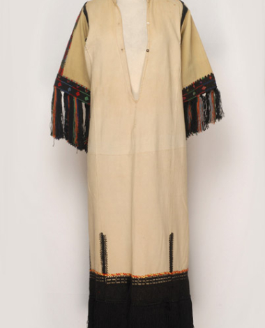 Cotton chemise, embroidered with black and multicoloured woollen threads