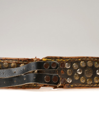 Petsini zoni or louri, leather belt ornamented with eyelets and decorative studs