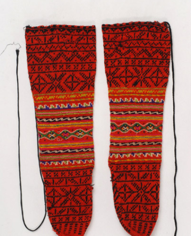 Tsourap(ia), woollen stockings from Antartiko, Florina