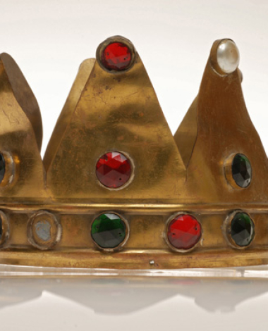 Crown of the "retinue of the Emperor"